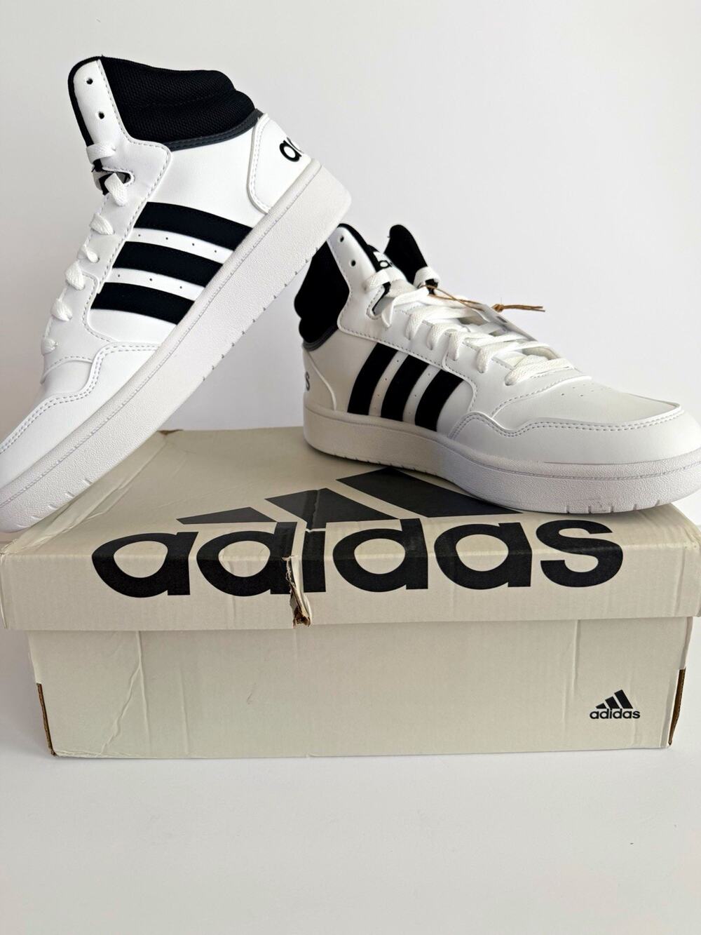 adidas Hoops 3.0 Mid Men’s Mid Top Sneakers US7.5M/9W White/Black Colorblock